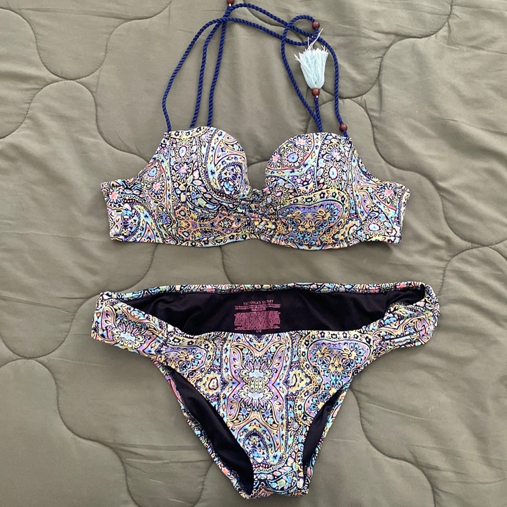 Victoria’s Secret bikini